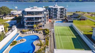 Ohope Beach Resort Pool & Tennis Court